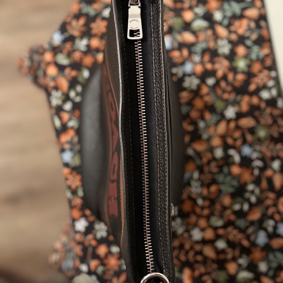 Coach Logan Field Small Crossbody Black Multi EEUC - Picture 8 of 9